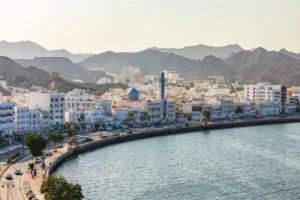 Addio al celibato in Oman: deserto, fiordi e notti arabe tra Muscat e Musandam
