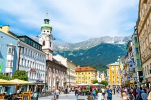 Addio al Celibato a Innsbruck: neve, montagne e serate tirolesi indimenticabili
